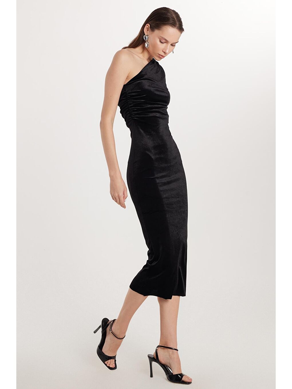 Slim Fit Dar Kesim Tek Omuz Detaylı Midi Boy Siyah Elbise-3