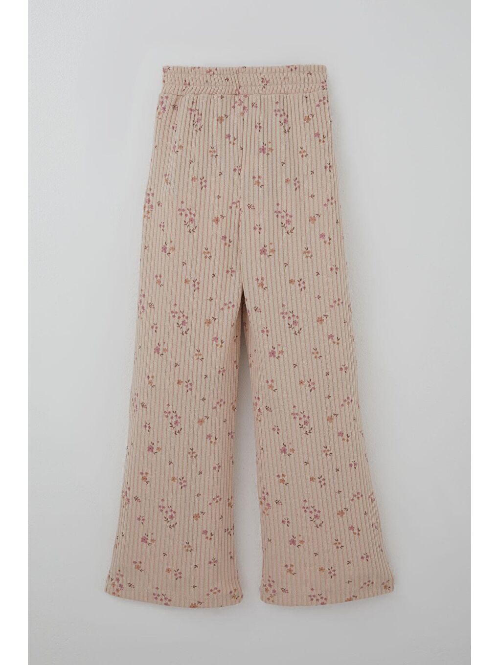 Kız Çocuk Pantolonlu Takım Çiçek Desenli Pembe Arma Aksesuar Detaylı Pudra (4-8 Yaş)-4