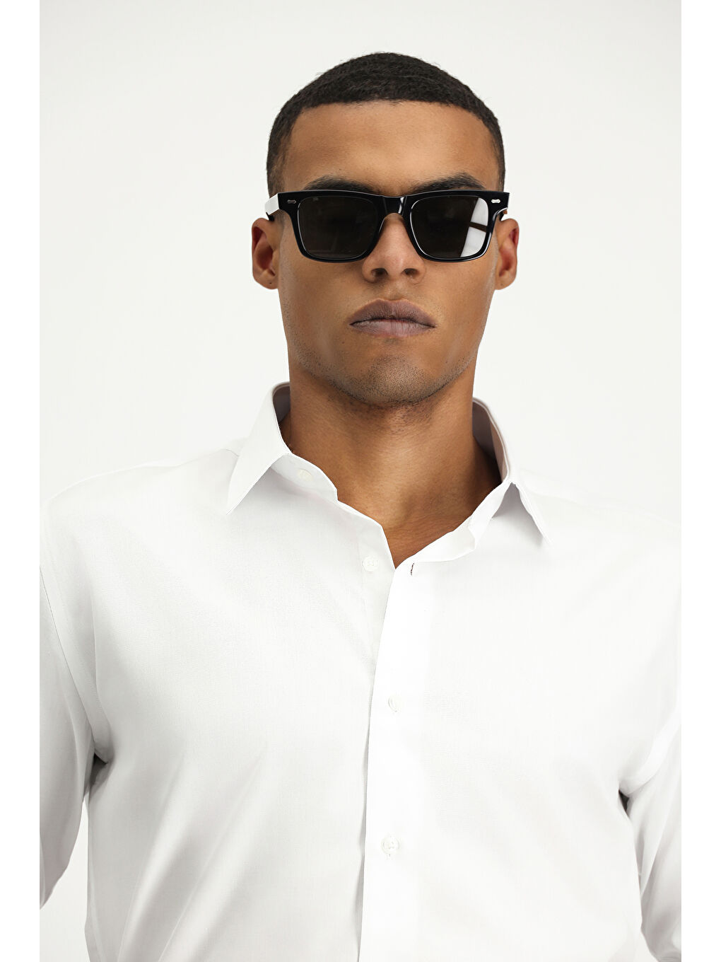 Beyaz Uzun Kol Slim Fit Dar Kesim Pamuklu Non Iron Saten Klasik Gömlek-2