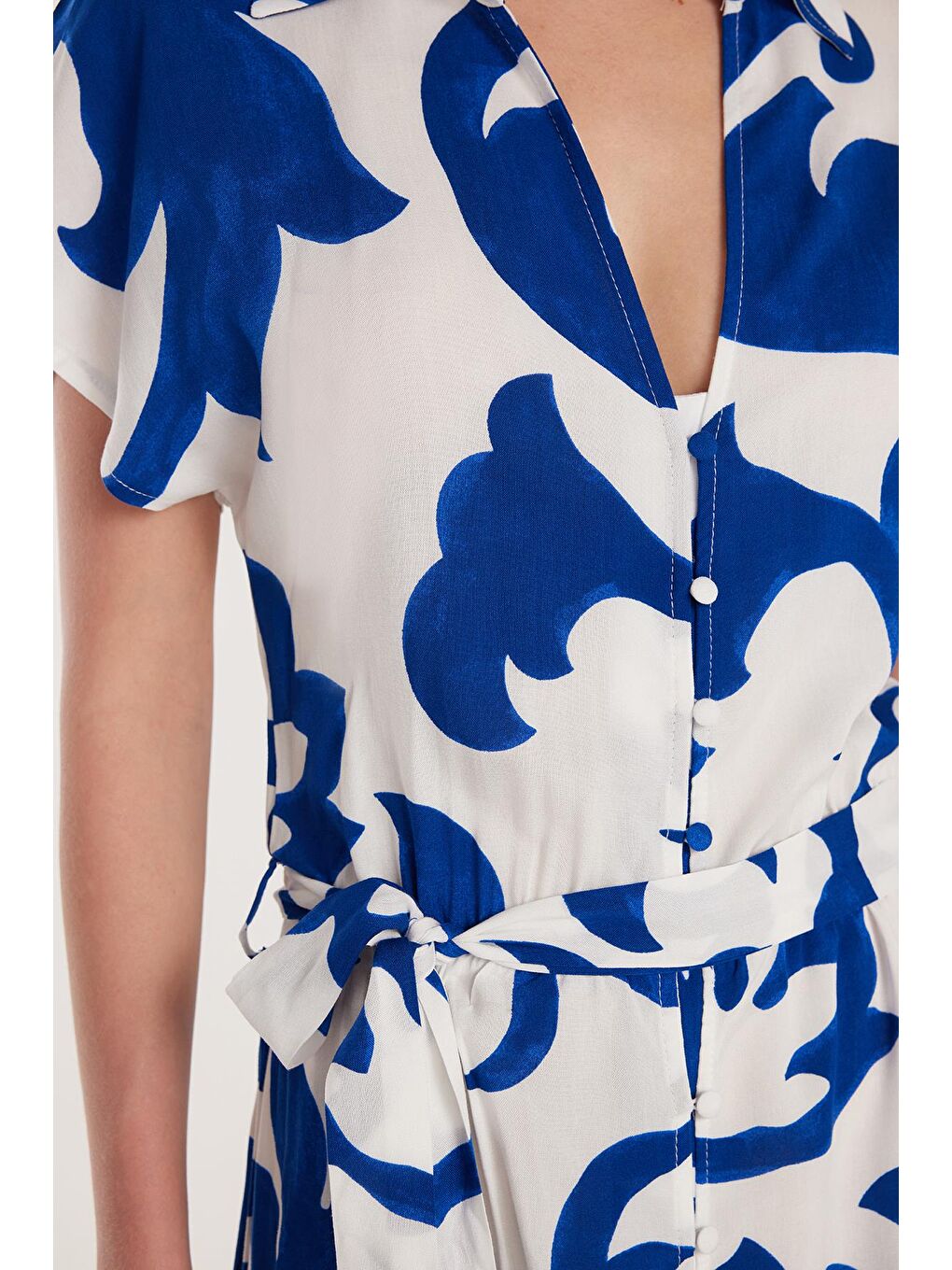 Karışık Kadın Standart Fit Viskon Düğmeli Bağlama Detaylı V Yaka Elbise-2