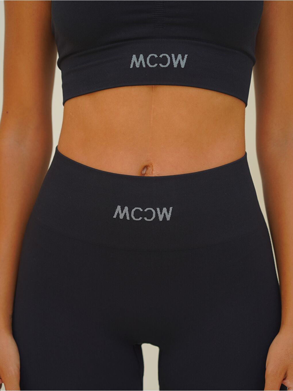 Surya Siyah Toparlayıcı Bilek Hizasında Tayt-3