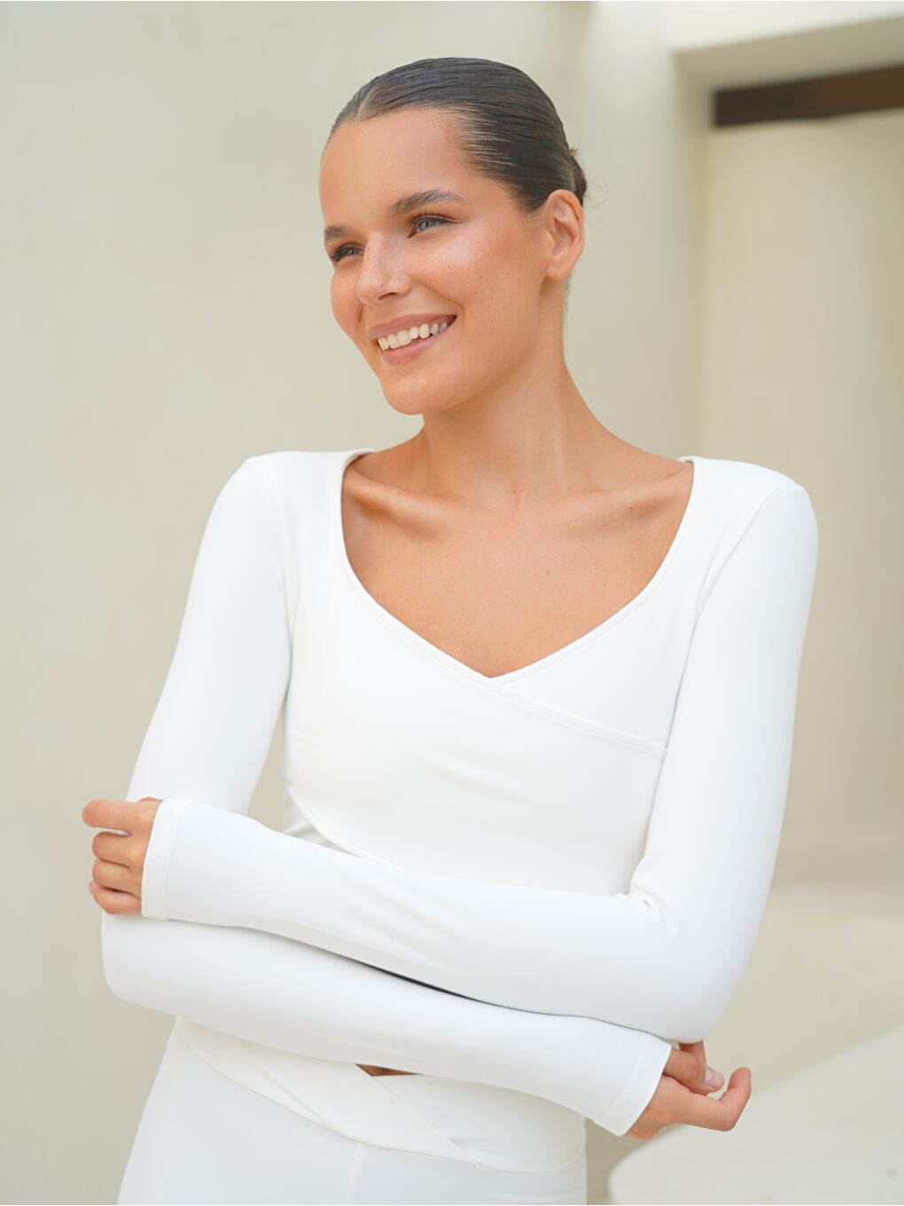 Gaia Uzun Kollu Çapraz Detay Beyaz Crop-5