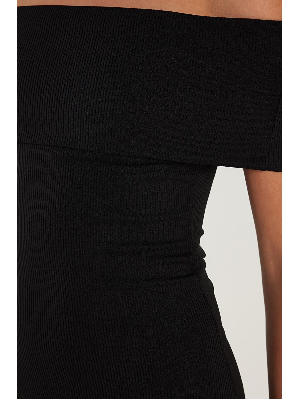 Kadın Slim Fit Dar Kesim Straplez Siyah Midi Boy Elbise-2