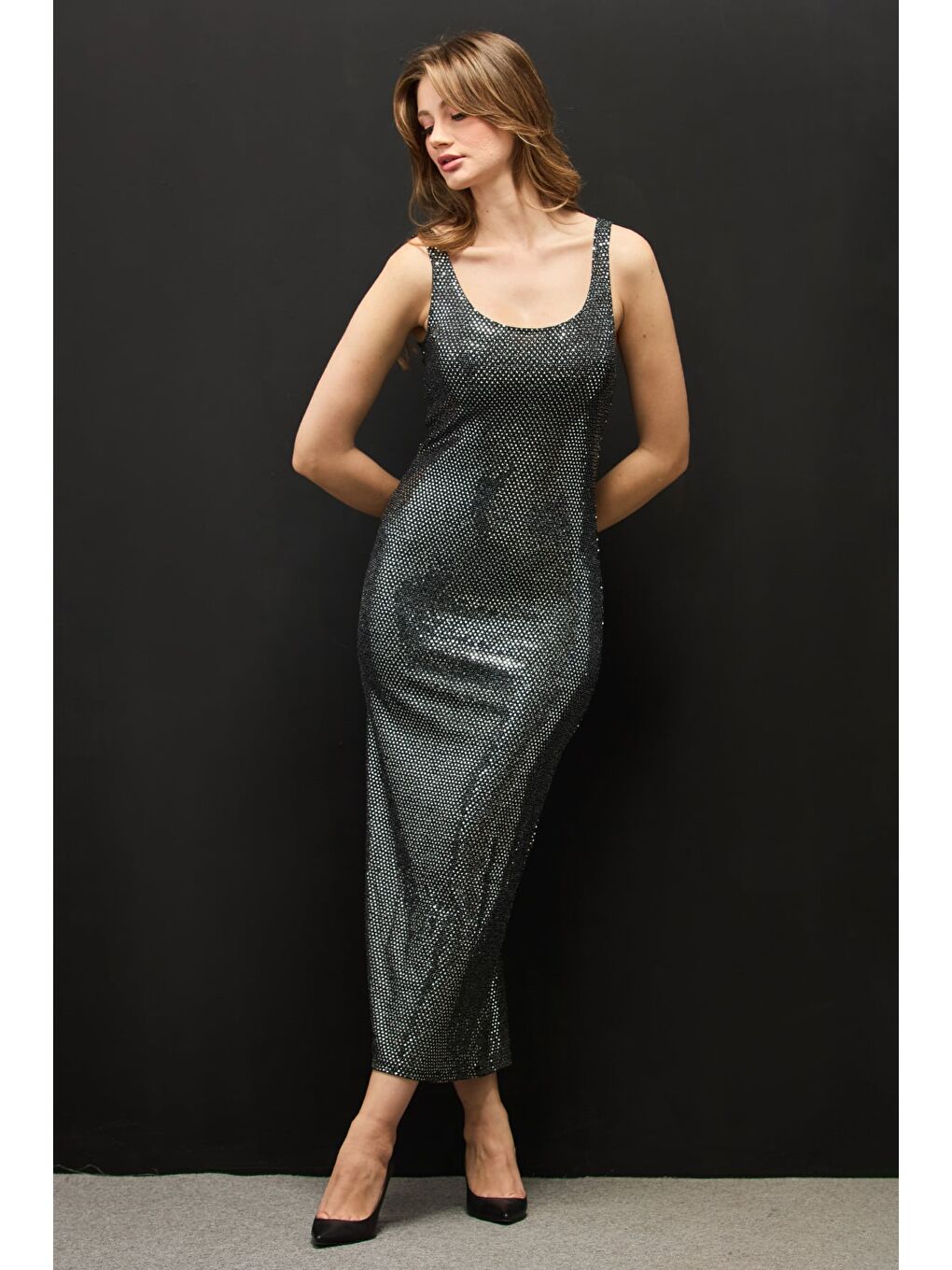 Siyah Askılı Pullu Maxi Boy Elbise-2