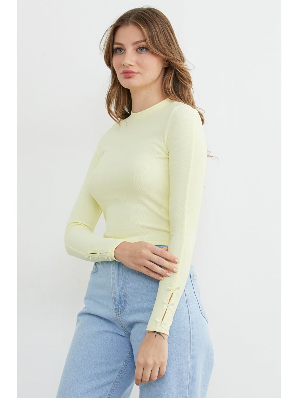 Sarı Fitilli Kolları Fiyonk Detaylı Bluz