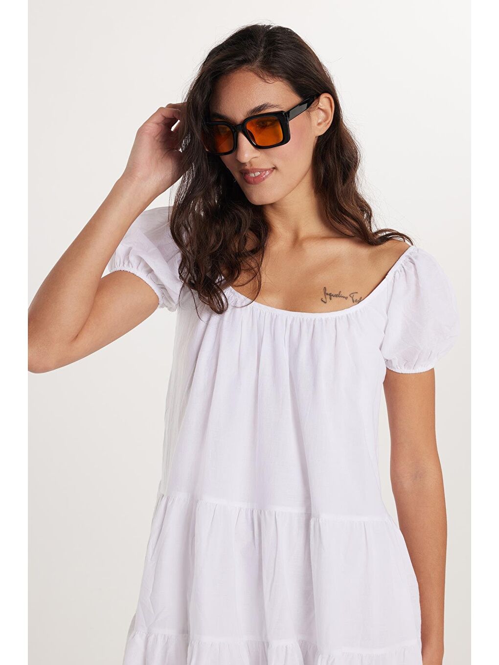 Kadın Relax Fit Rahat Kesim Kısa Kollu Lastikli %100 Pamuk Kare Yaka Beyaz Elbise-1