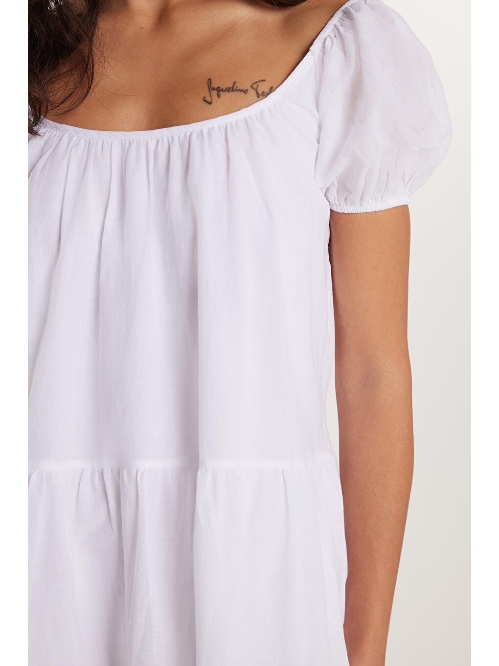 Kadın Relax Fit Rahat Kesim Kısa Kollu Lastikli %100 Pamuk Kare Yaka Beyaz Elbise-2