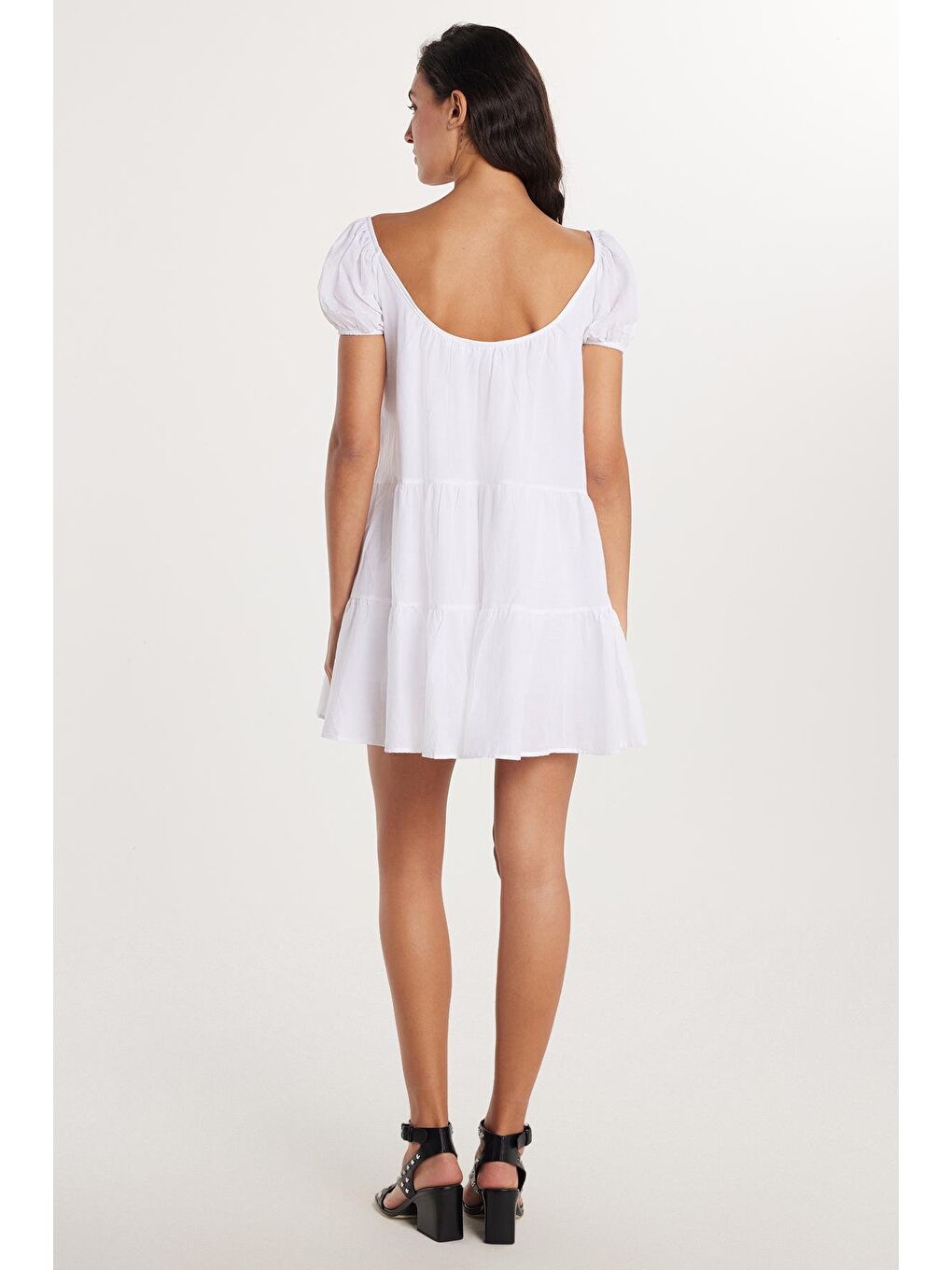 Kadın Relax Fit Rahat Kesim Kısa Kollu Lastikli %100 Pamuk Kare Yaka Beyaz Elbise-4