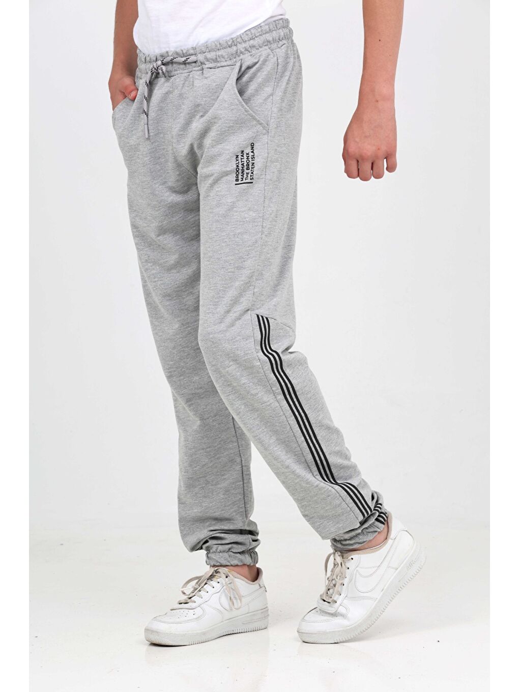 Gri Erkek Çocuk Üç Şeritli Eşofman Alt-1