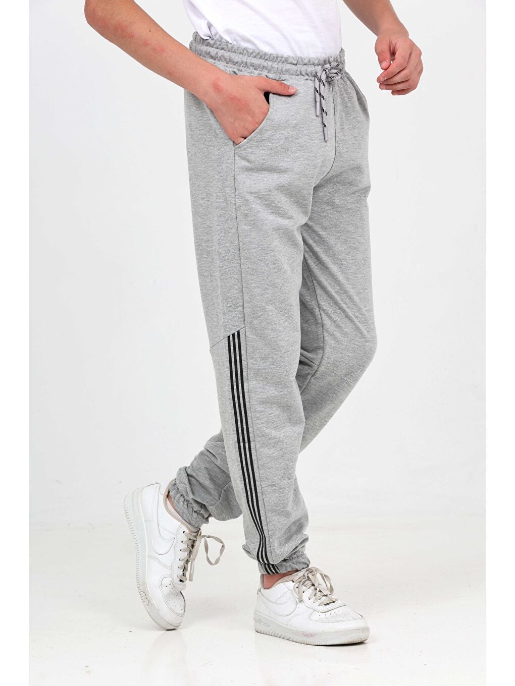 Gri Erkek Çocuk Üç Şeritli Eşofman Alt-2