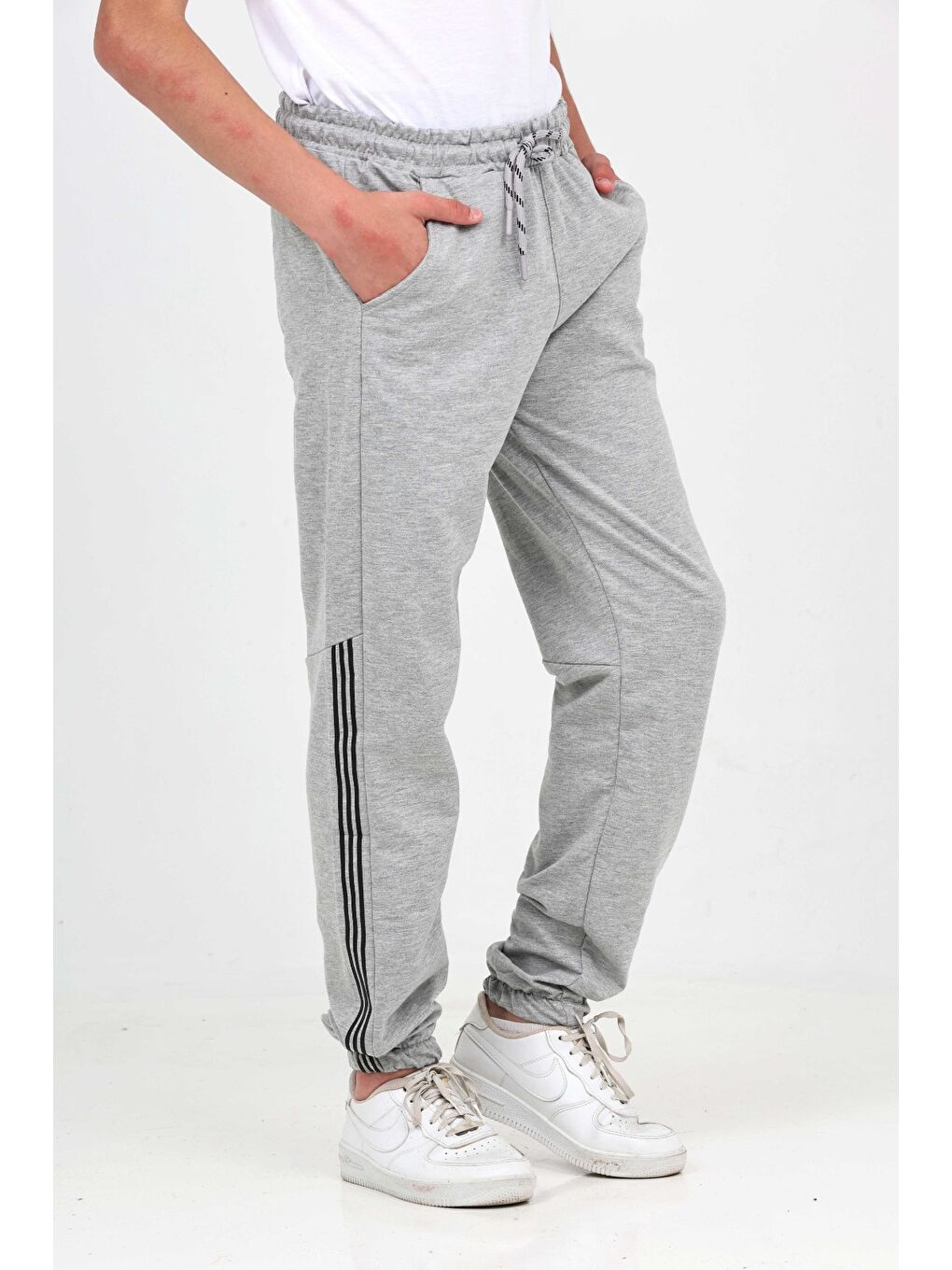 Gri Erkek Çocuk Üç Şeritli Eşofman Alt-3