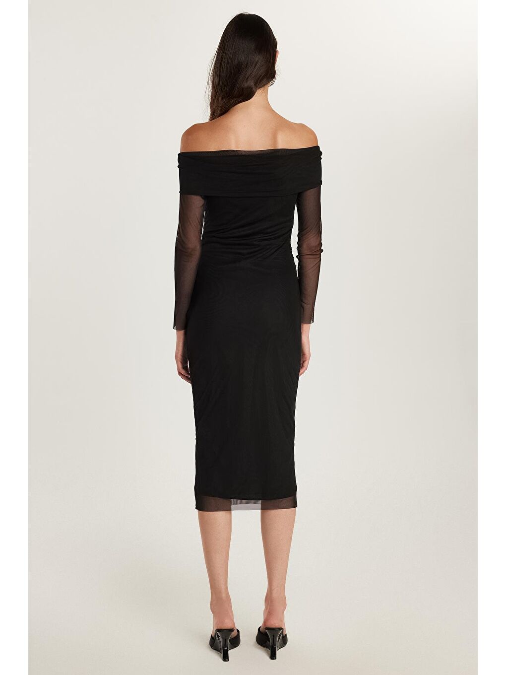 Kadın Slim Fit Dar Kesim Uzun Kollu Straplez Tül Detaylı Siyah Elbise-4