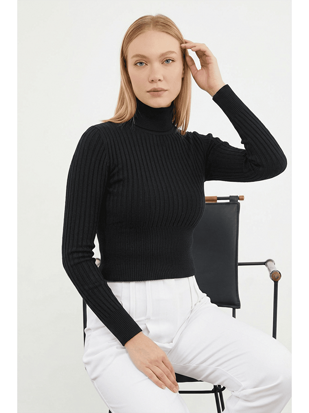 Siyah Fitilli Balıkçı Yaka Slim Fit Triko Kazak-1