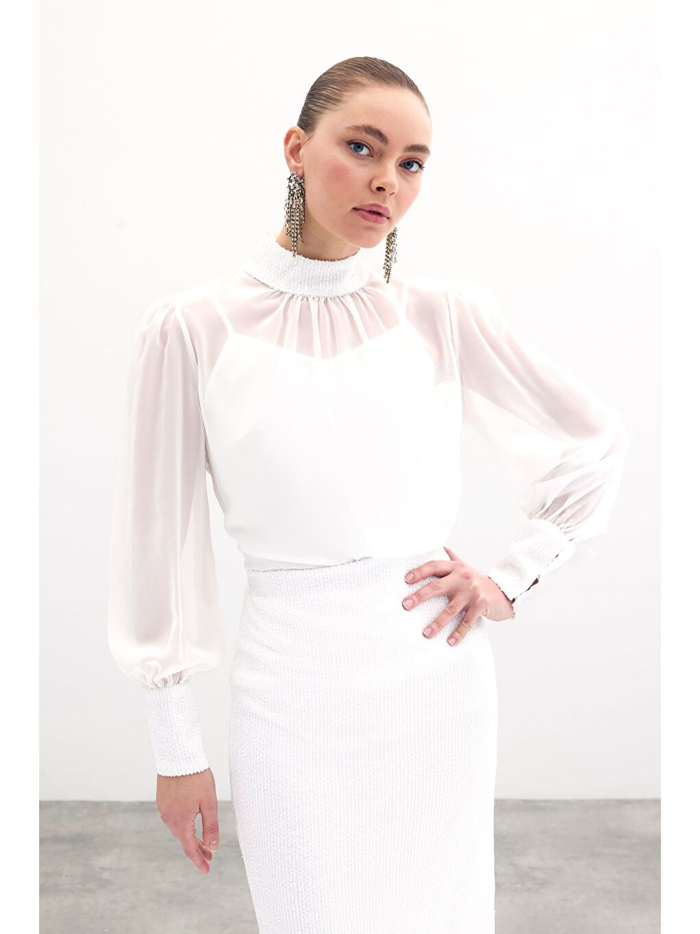 Payet Detaylı Bluz - Ekru-5