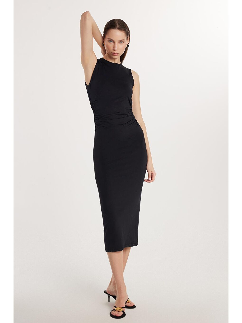 Kadın Slim Fit Dar Kesim Sıfır Kol Bisiklet Yaka Sırt Dekolteli Siyah Elbise-3