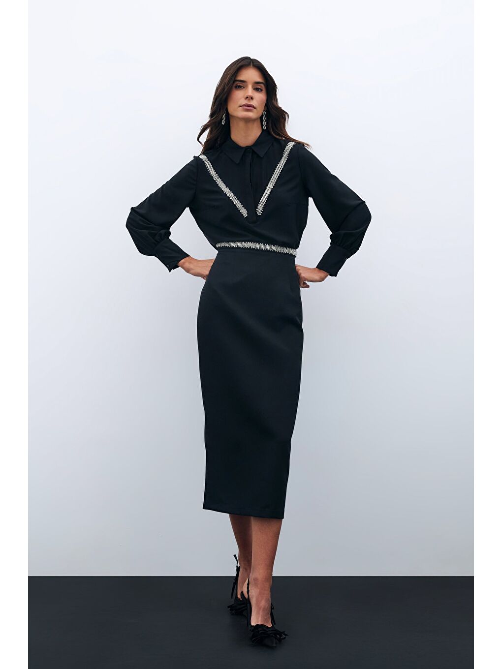 Şerit Aksesuarlı Bluz - Siyah-1