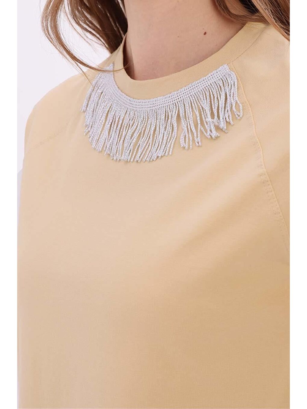 Bej-Pamuklu Püskül Detaylı Kısa Kollu T-Shirt-3