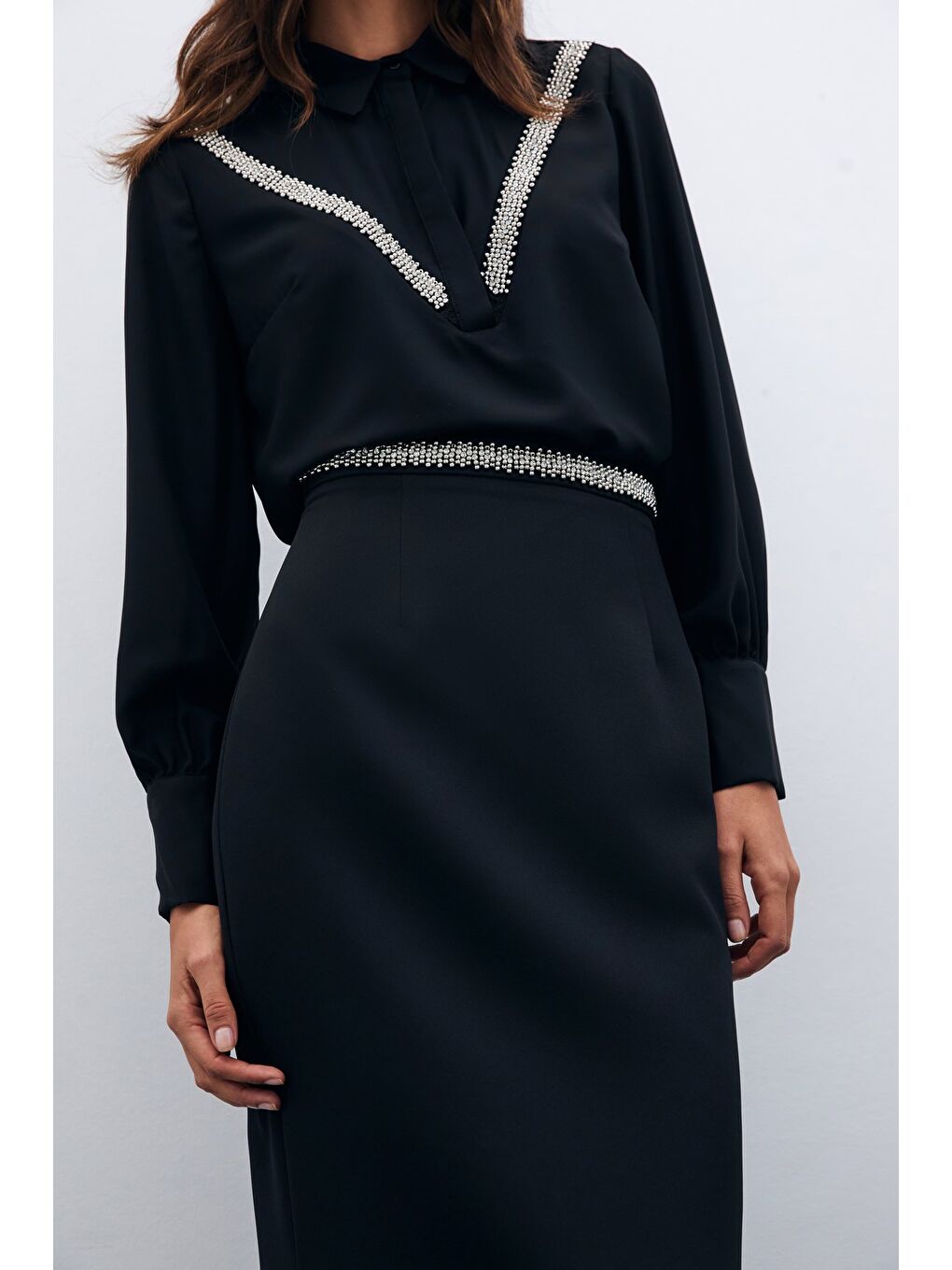 Şerit Aksesuarlı Bluz - Siyah-6