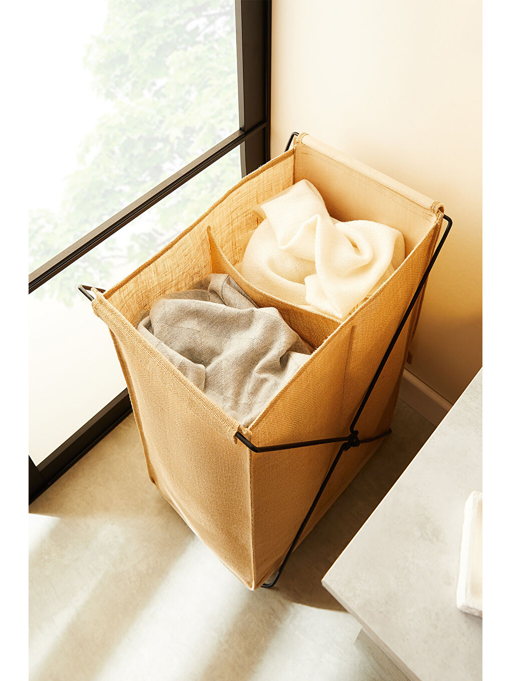 Bej Katlanabilir Bölmeli Siyah Metal Destekli Naturel Jüt Çamaşır Sepeti 44 x 29.5 x 63 cm-2