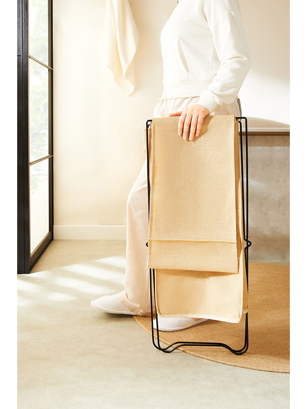 Bej Katlanabilir Bölmeli Siyah Metal Destekli Naturel Jüt Çamaşır Sepeti 44 x 29.5 x 63 cm-4