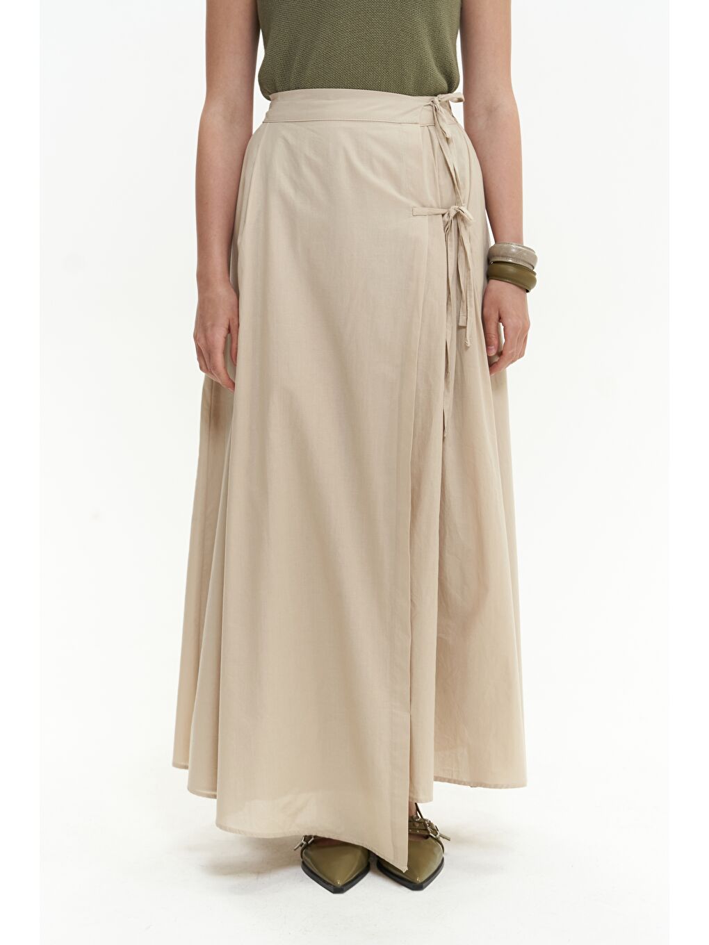 Aida İp Detay Pileli Bej Etek-4