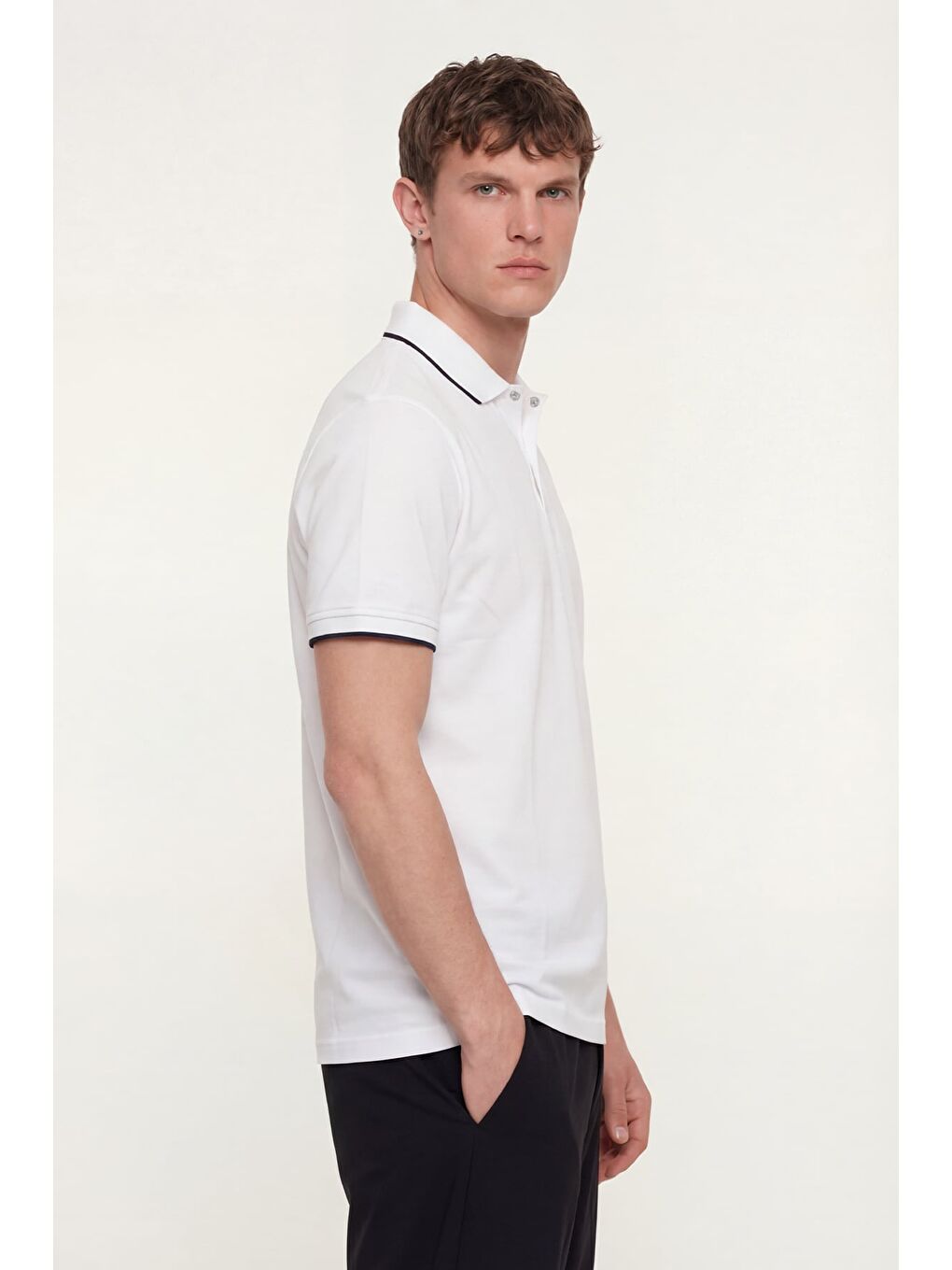 Erkek Beyaz Normal Kesim Regular Fit %100 Pamuk Düğmeli Polo Yaka Tişört-2