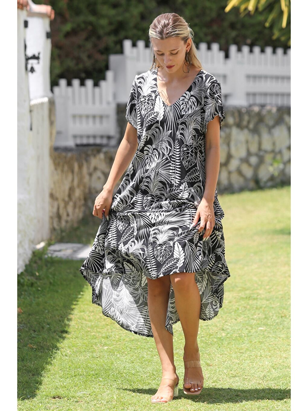 Siyah-Beyaz V Yaka Düşük Kol Allover Baskılı Dokuma Casual Elbise-2