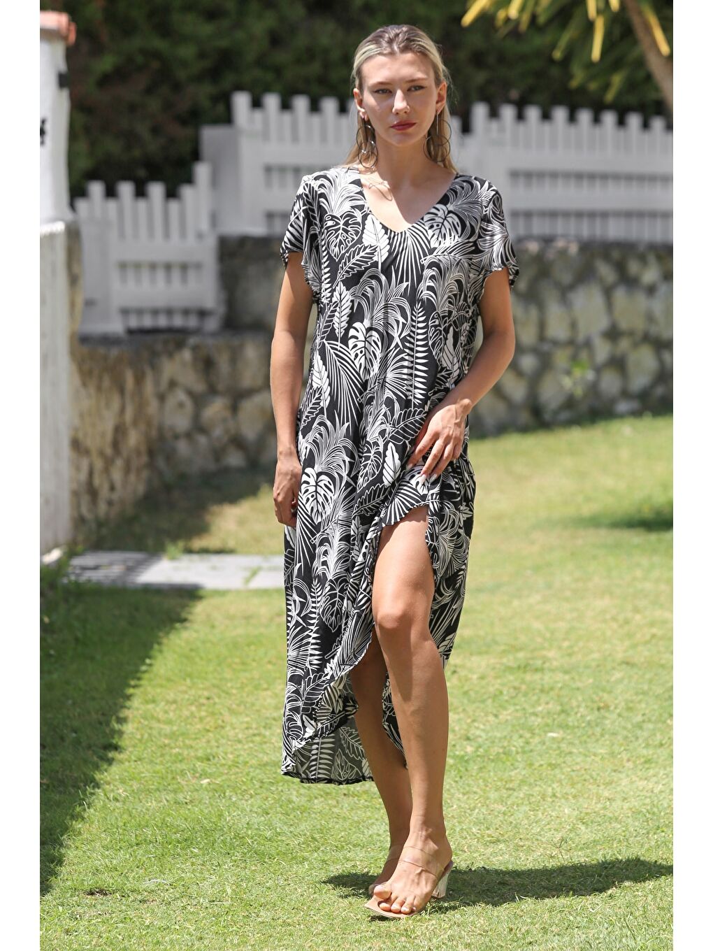 Siyah-Beyaz V Yaka Düşük Kol Allover Baskılı Dokuma Casual Elbise-3