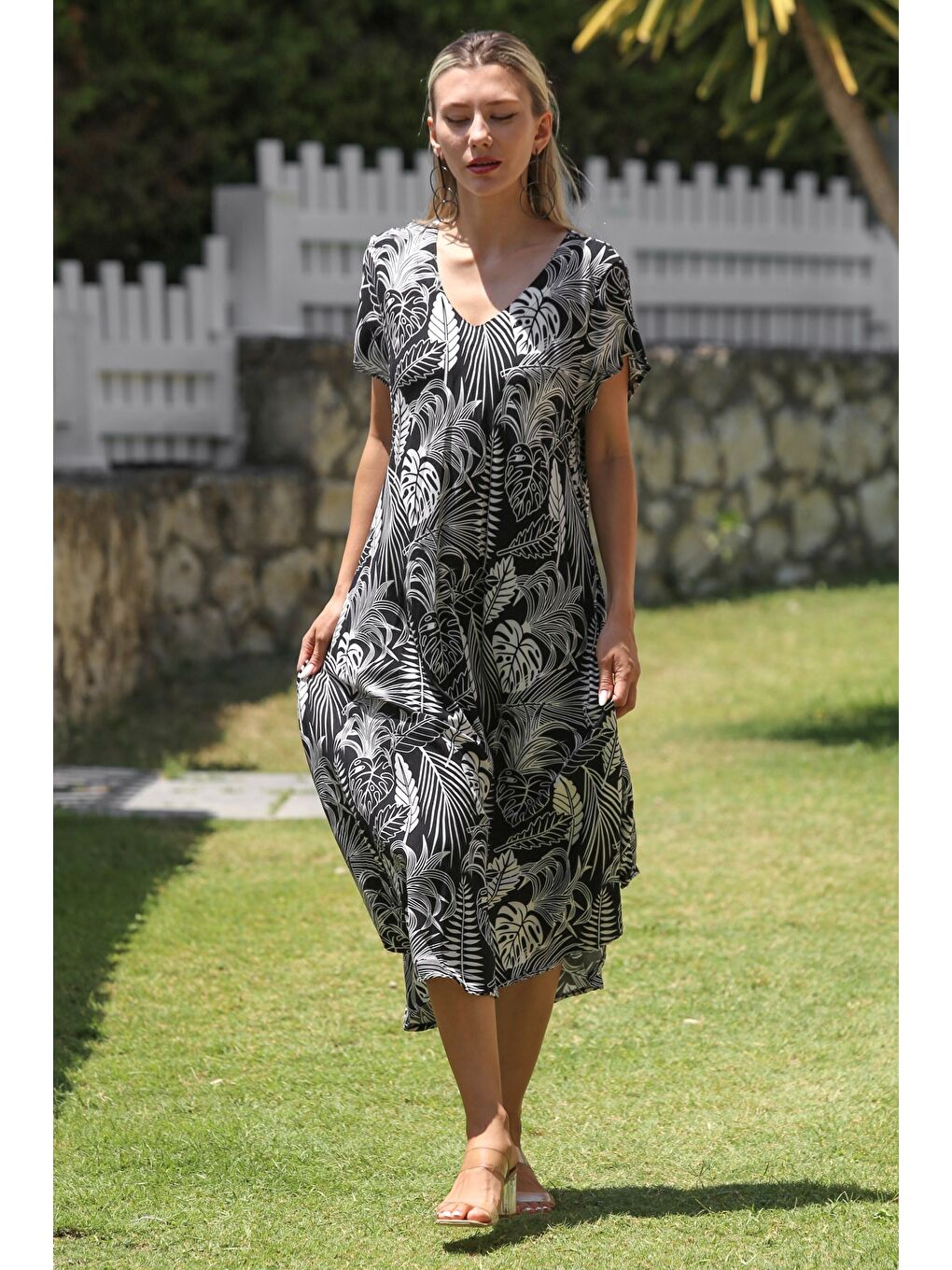 Siyah-Beyaz V Yaka Düşük Kol Allover Baskılı Dokuma Casual Elbise-5