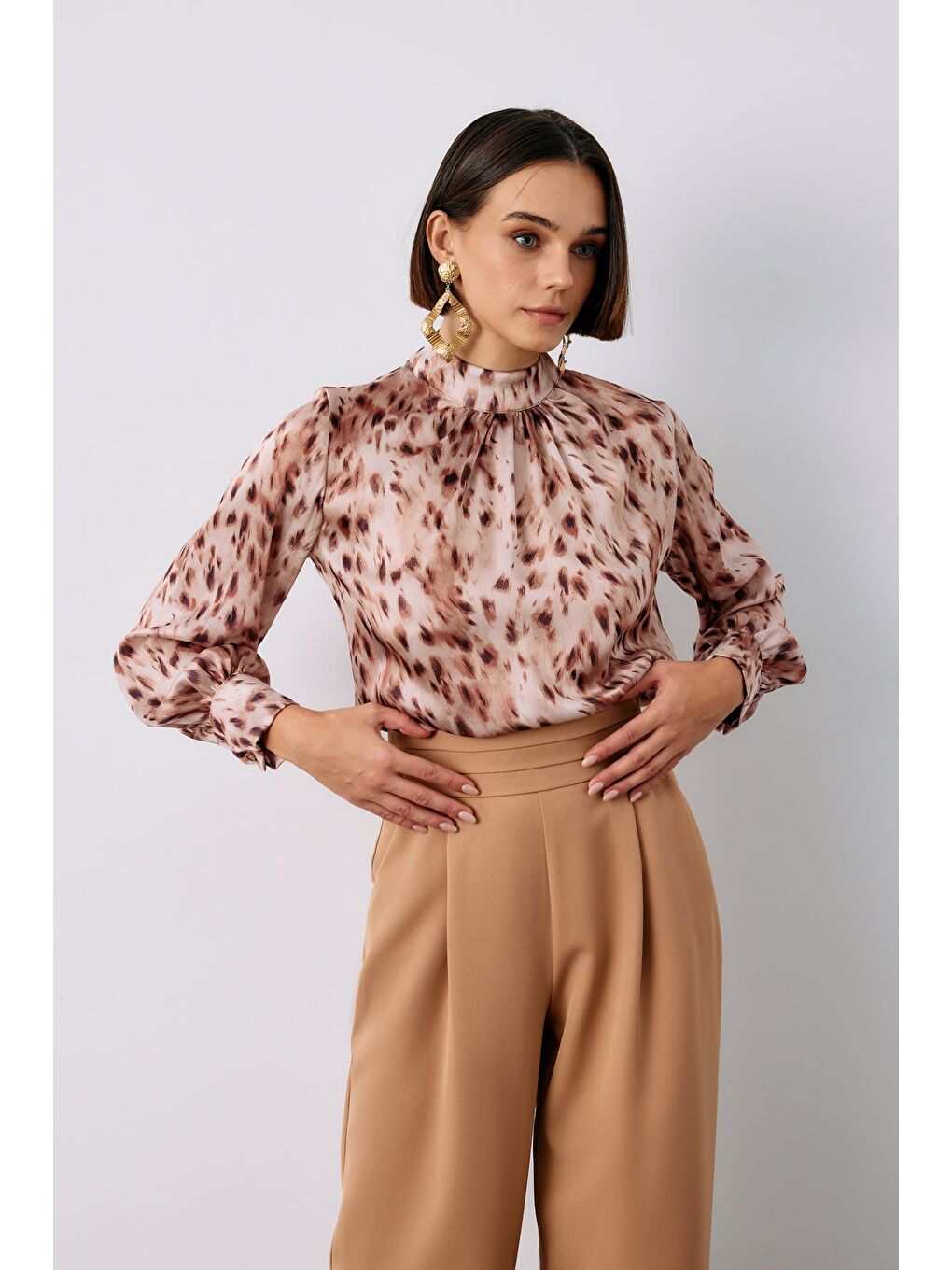 Bej Büzgü Detaylı Bluz - Vizon-1