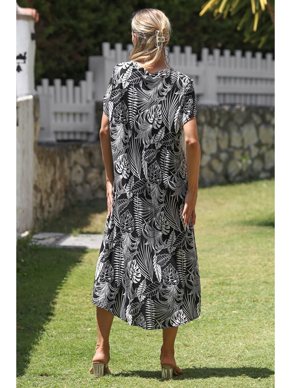 Siyah-Beyaz V Yaka Düşük Kol Allover Baskılı Dokuma Casual Elbise-7