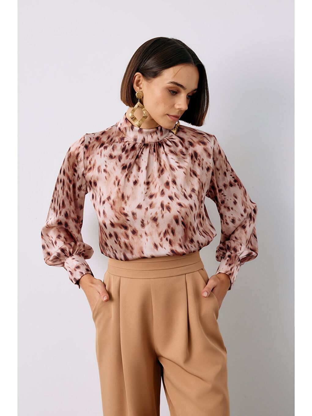 Bej Büzgü Detaylı Bluz - Vizon-3