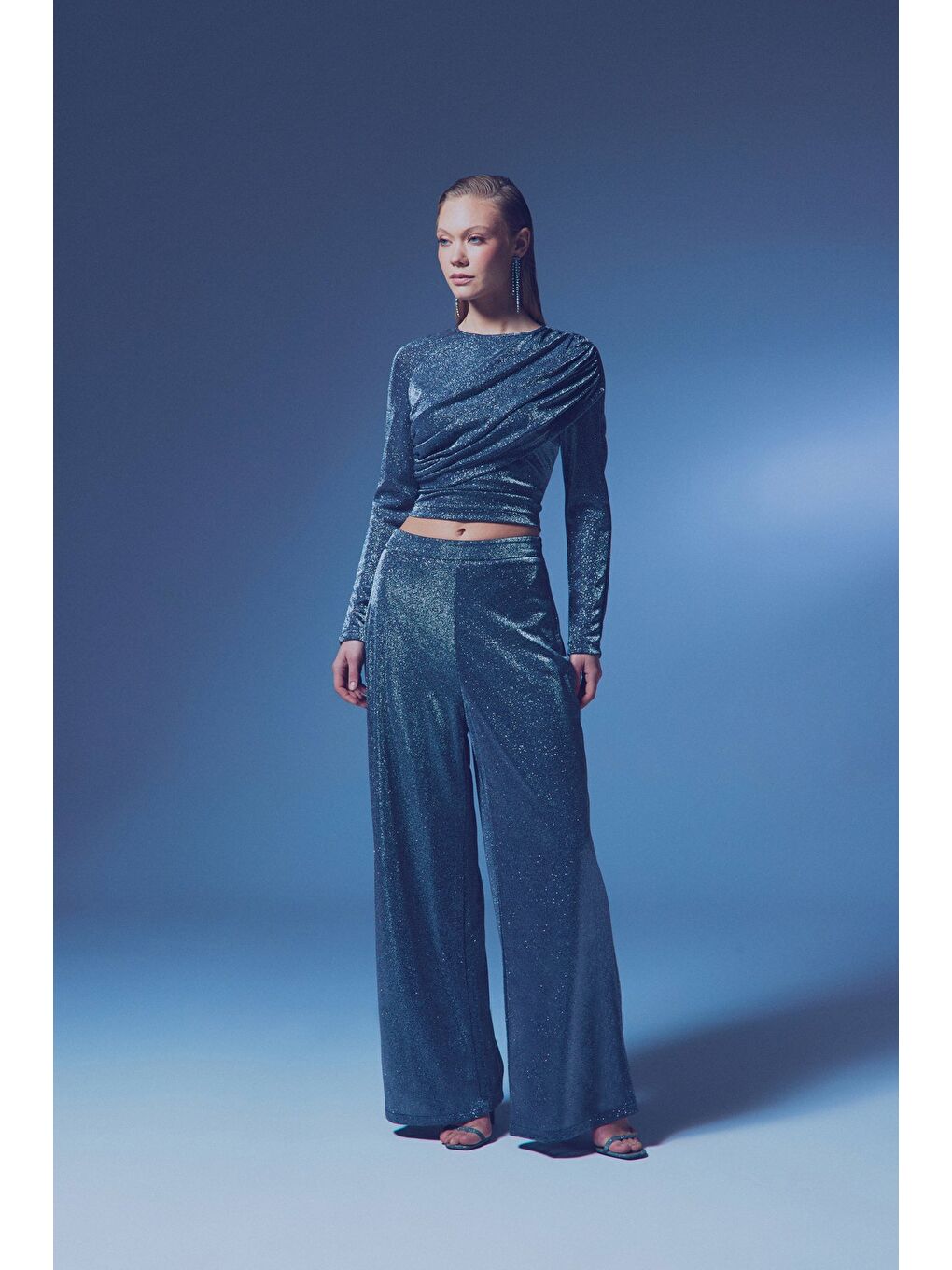 Büzgü Detaylı Simli Bluz - Antrasit-3