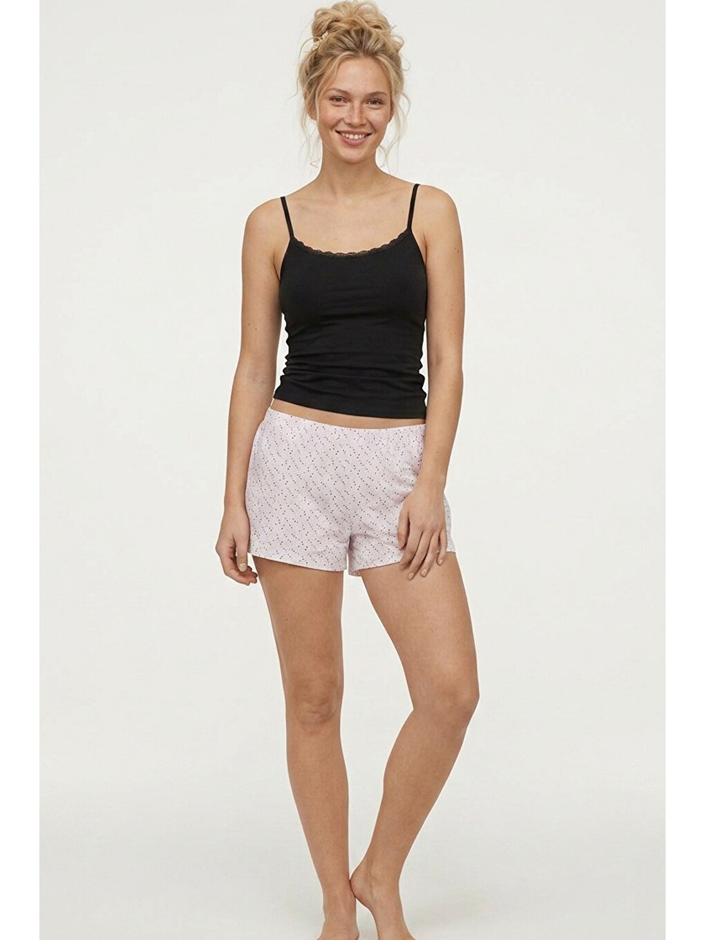 Beyaz Renkli Puan Desenli İp Askılı Dantel Detaylı Örme Şortlu Pijama 8049-1