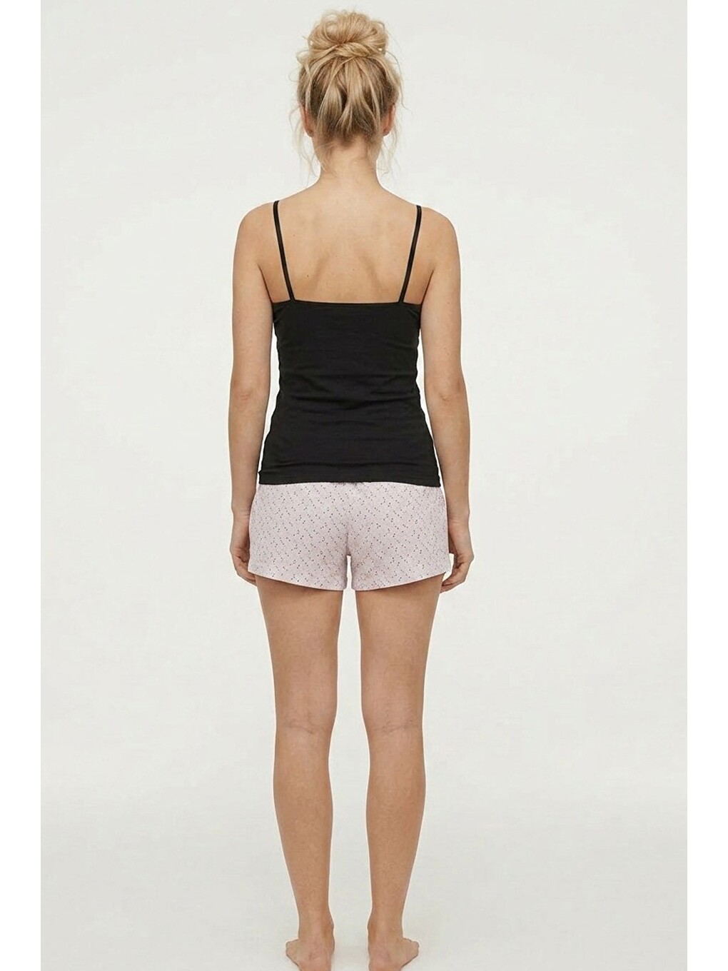 Beyaz Renkli Puan Desenli İp Askılı Dantel Detaylı Örme Şortlu Pijama 8049-2