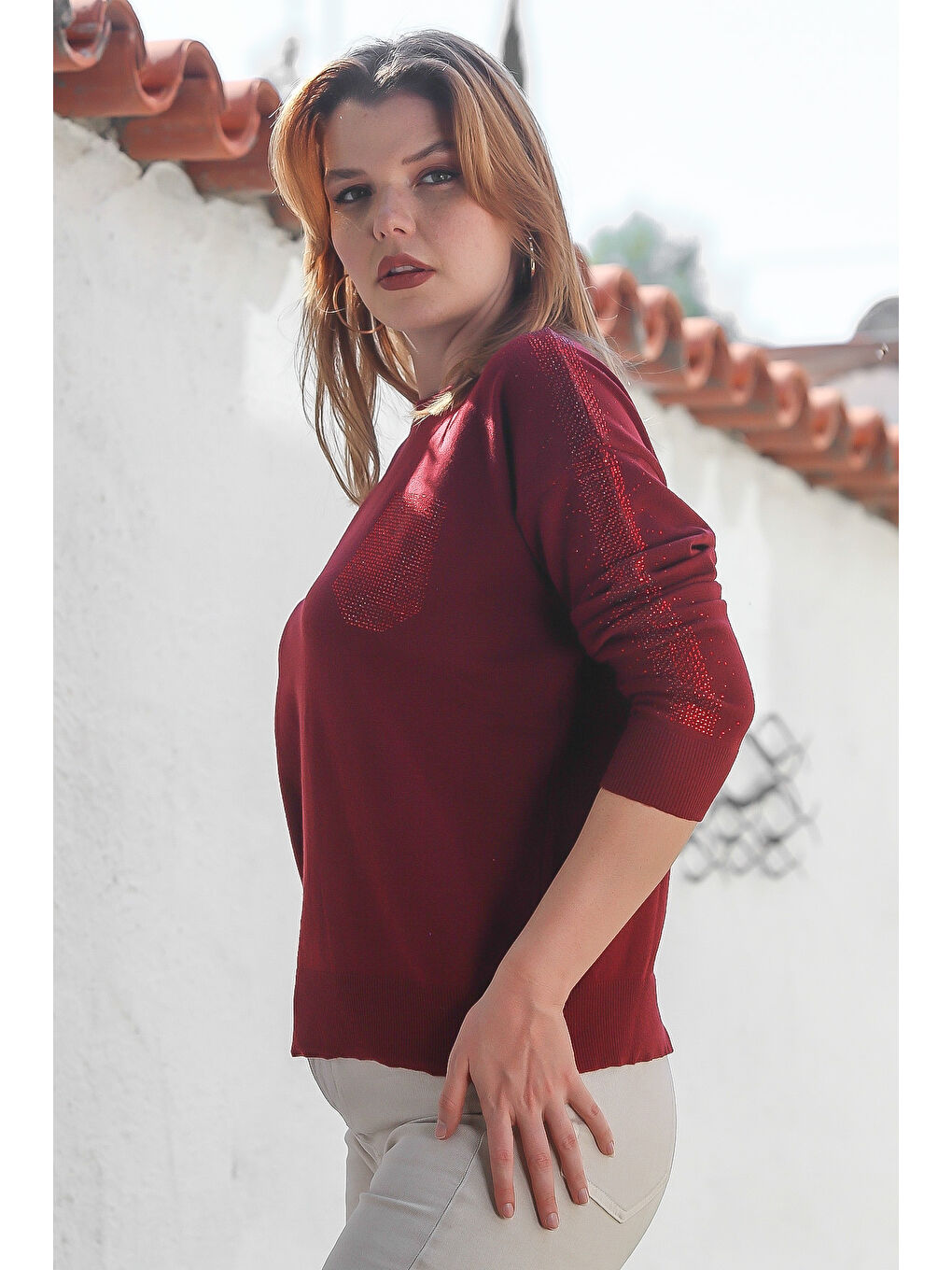 Bordo Yuvarlak Yaka Uzun Kol Arkası Düğmeli Taşlı Casual Triko Kazak 65 60-6