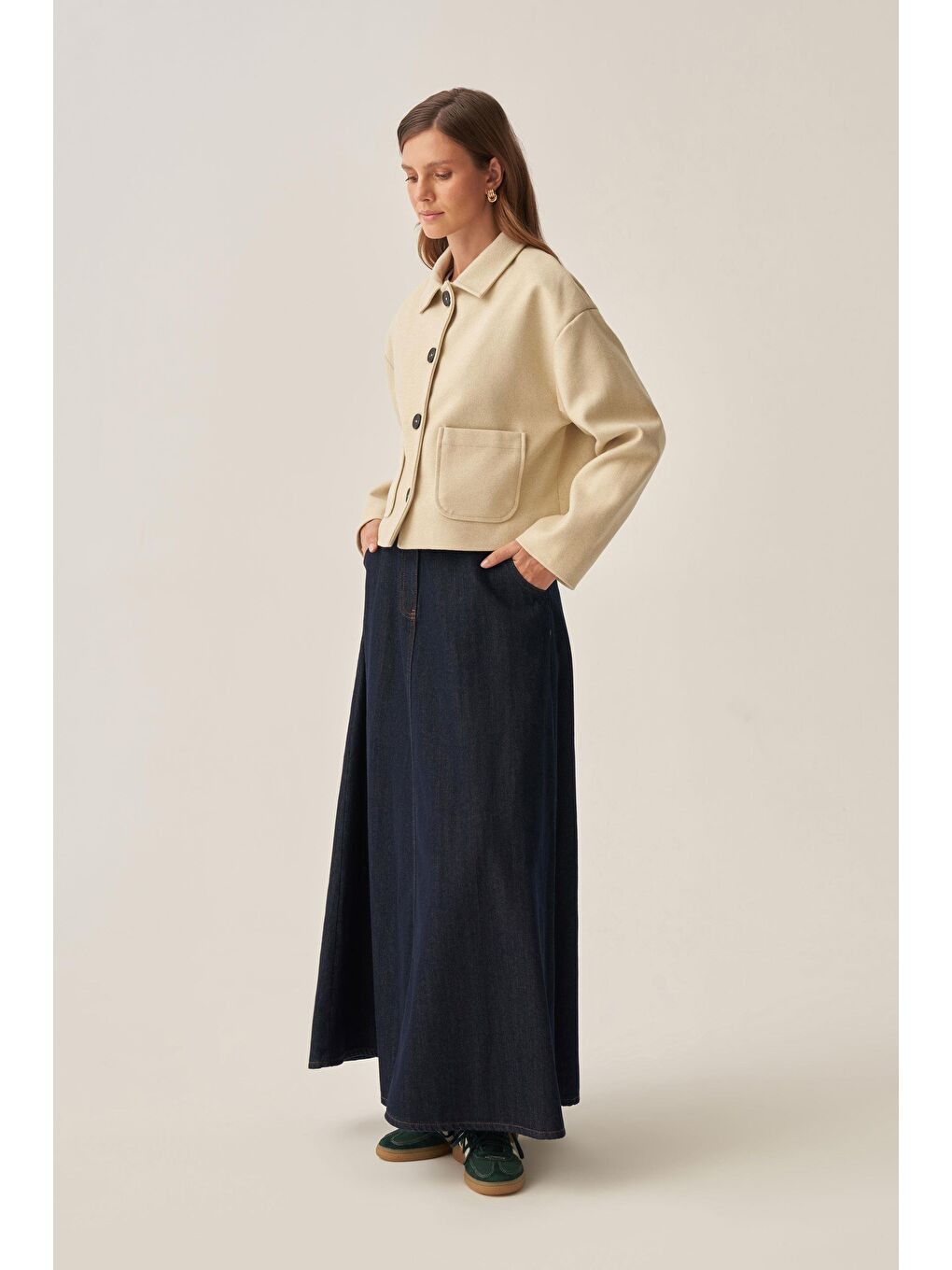 Bej Taş-Düğmeli Kısa Kaşe Ceket-1