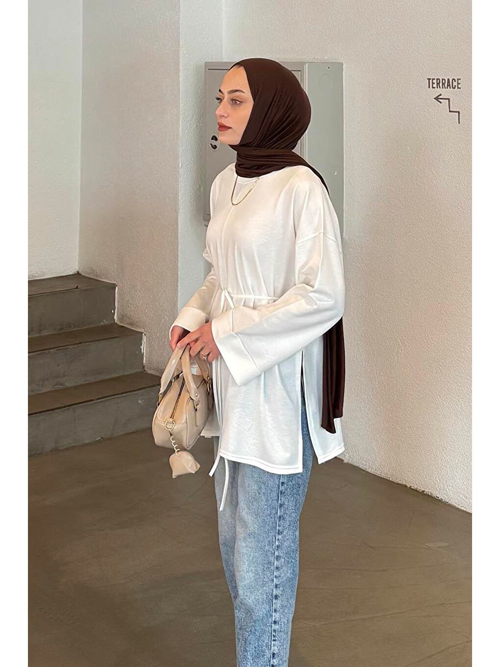 Yırtmaç Detaylı Sweat Beyaz-1