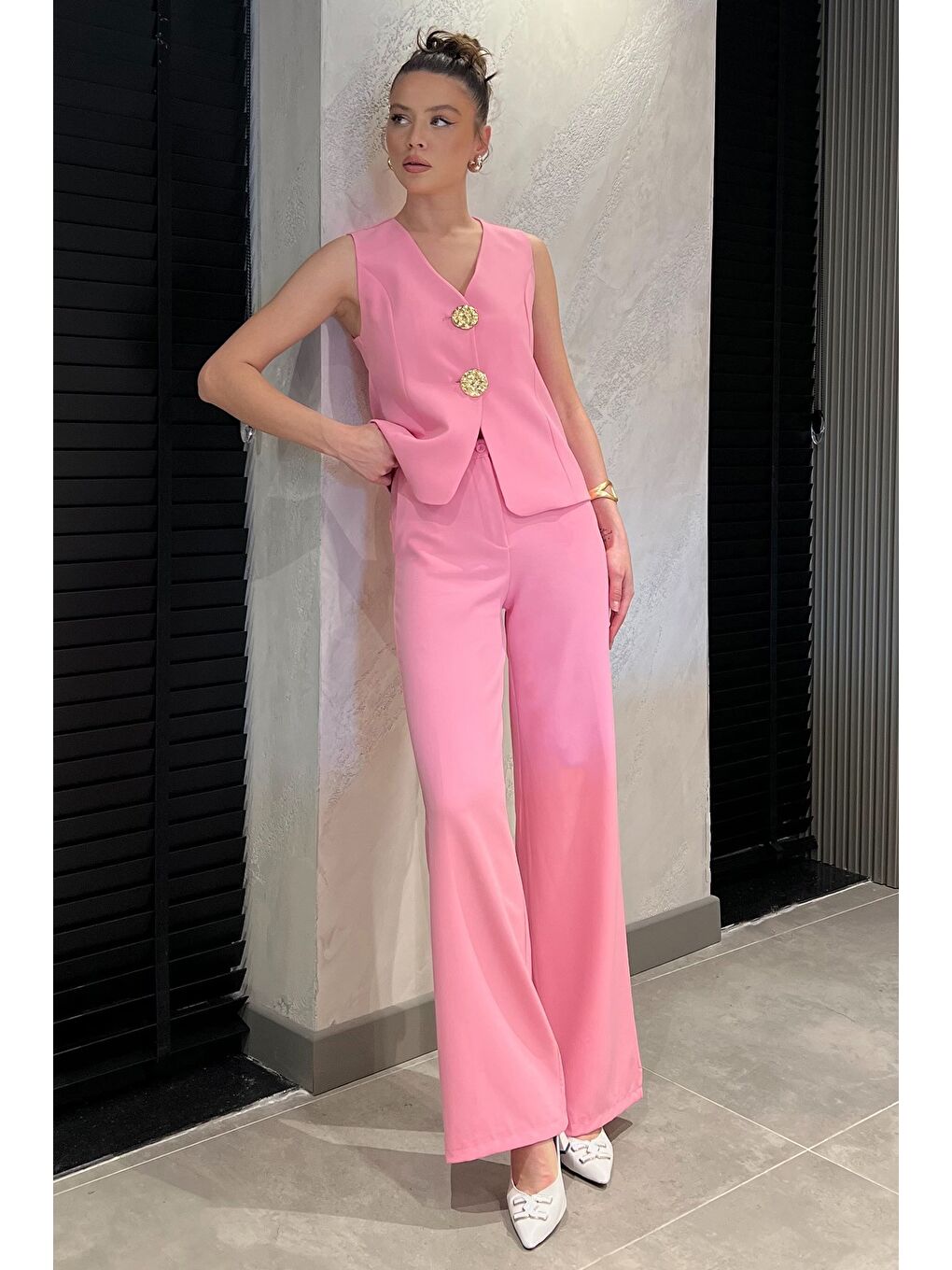 Pembe Düğme Detaylı Yelek Pantolon İkili Takım-1
