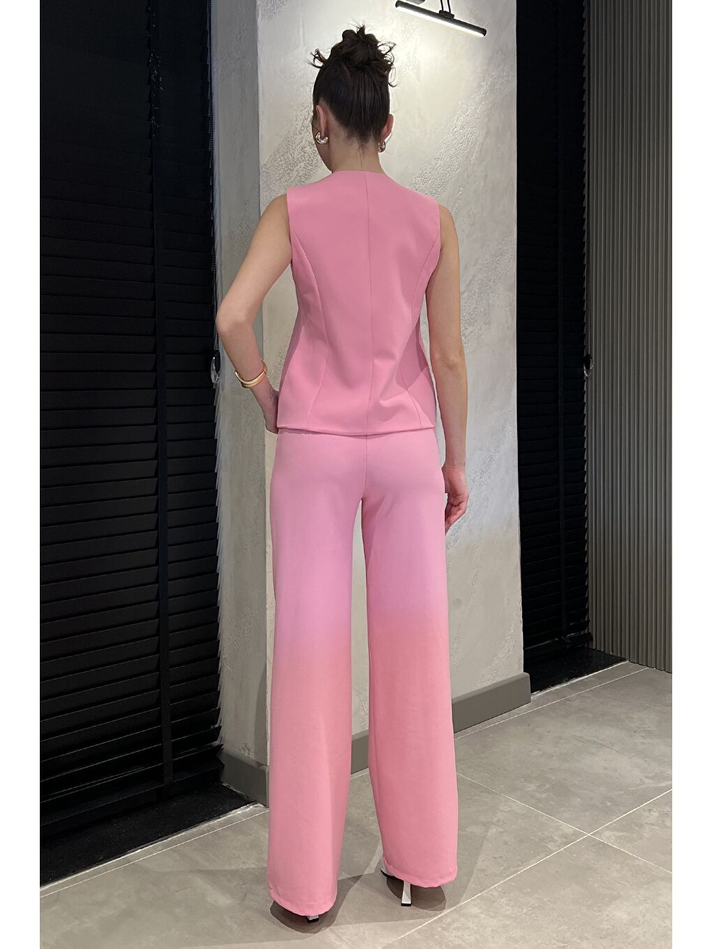 Pembe Düğme Detaylı Yelek Pantolon İkili Takım-2