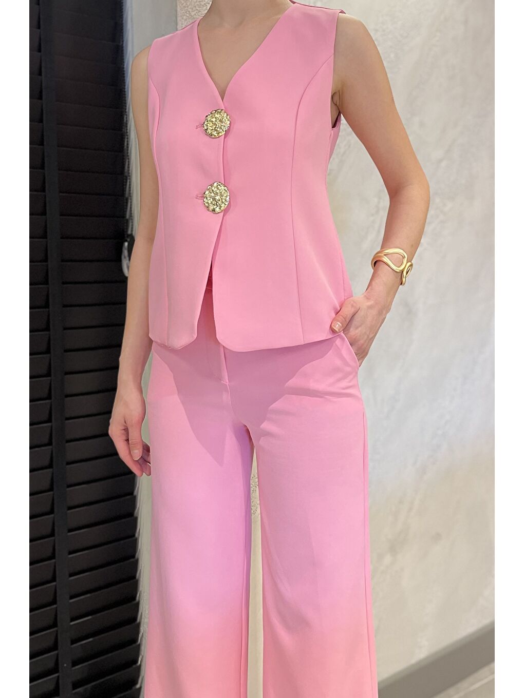 Pembe Düğme Detaylı Yelek Pantolon İkili Takım-3