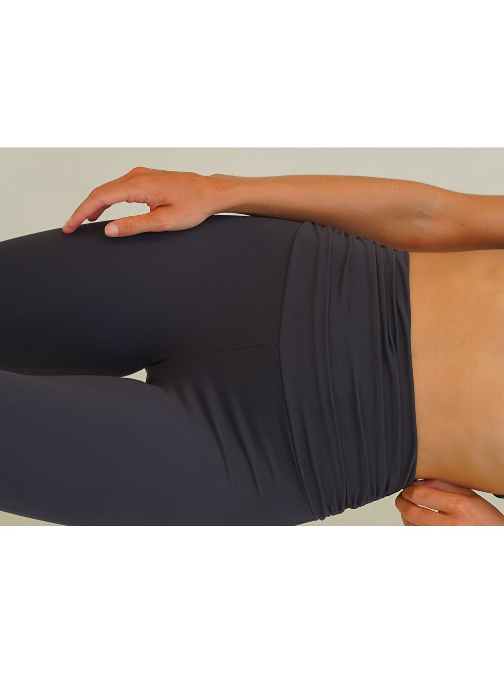 Glide Topuk Detay Uzun Siyah Tayt-3