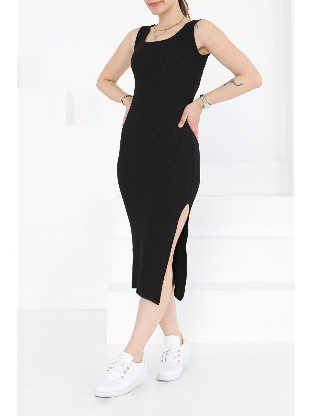 Kare Yaka Yırtmaçlı Midi Elbise Siyah - 27230