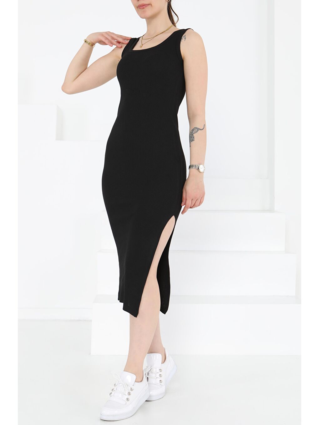 Kare Yaka Yırtmaçlı Midi Elbise Siyah - 27230-1