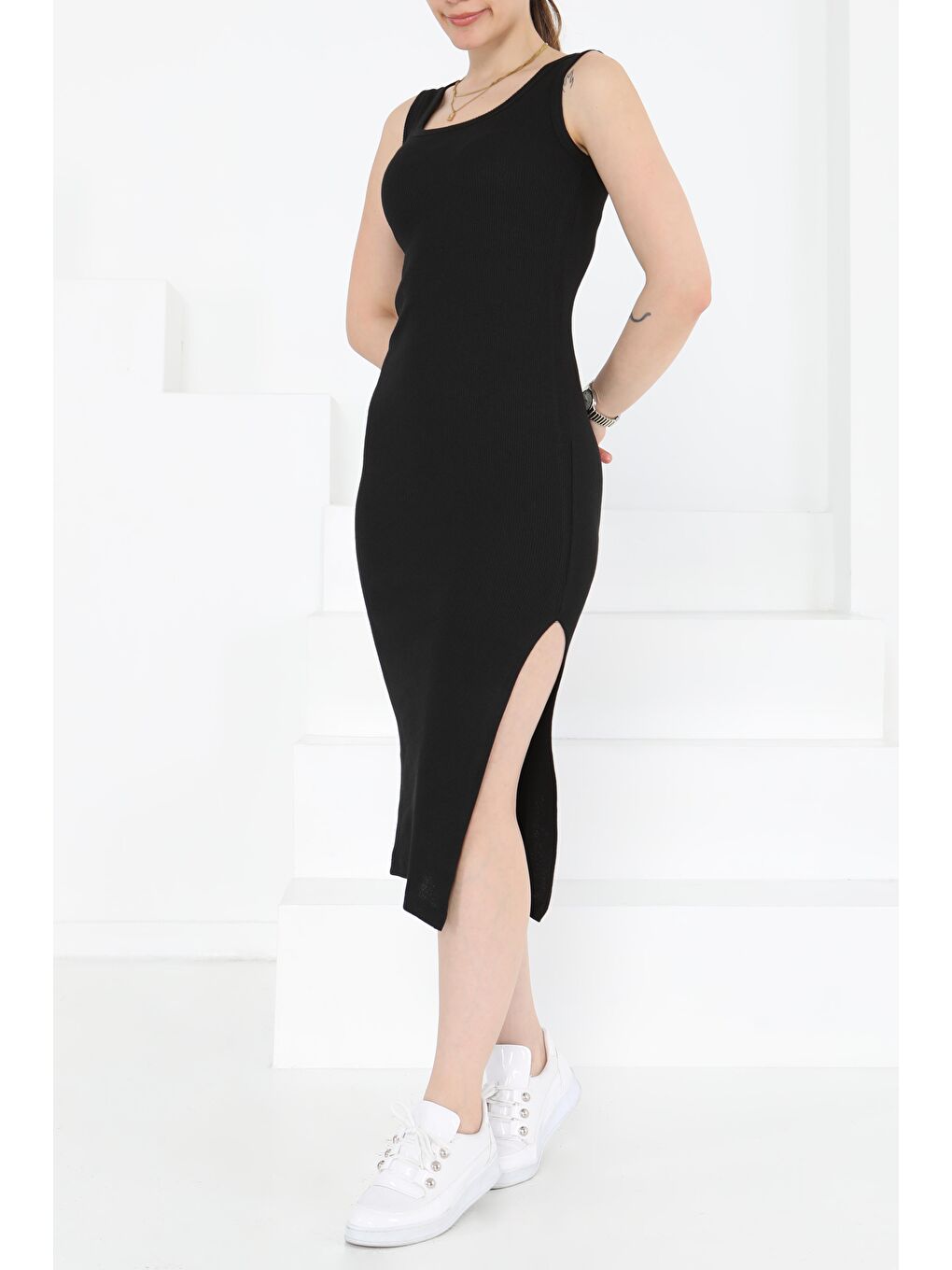 Kare Yaka Yırtmaçlı Midi Elbise Siyah - 27230-2