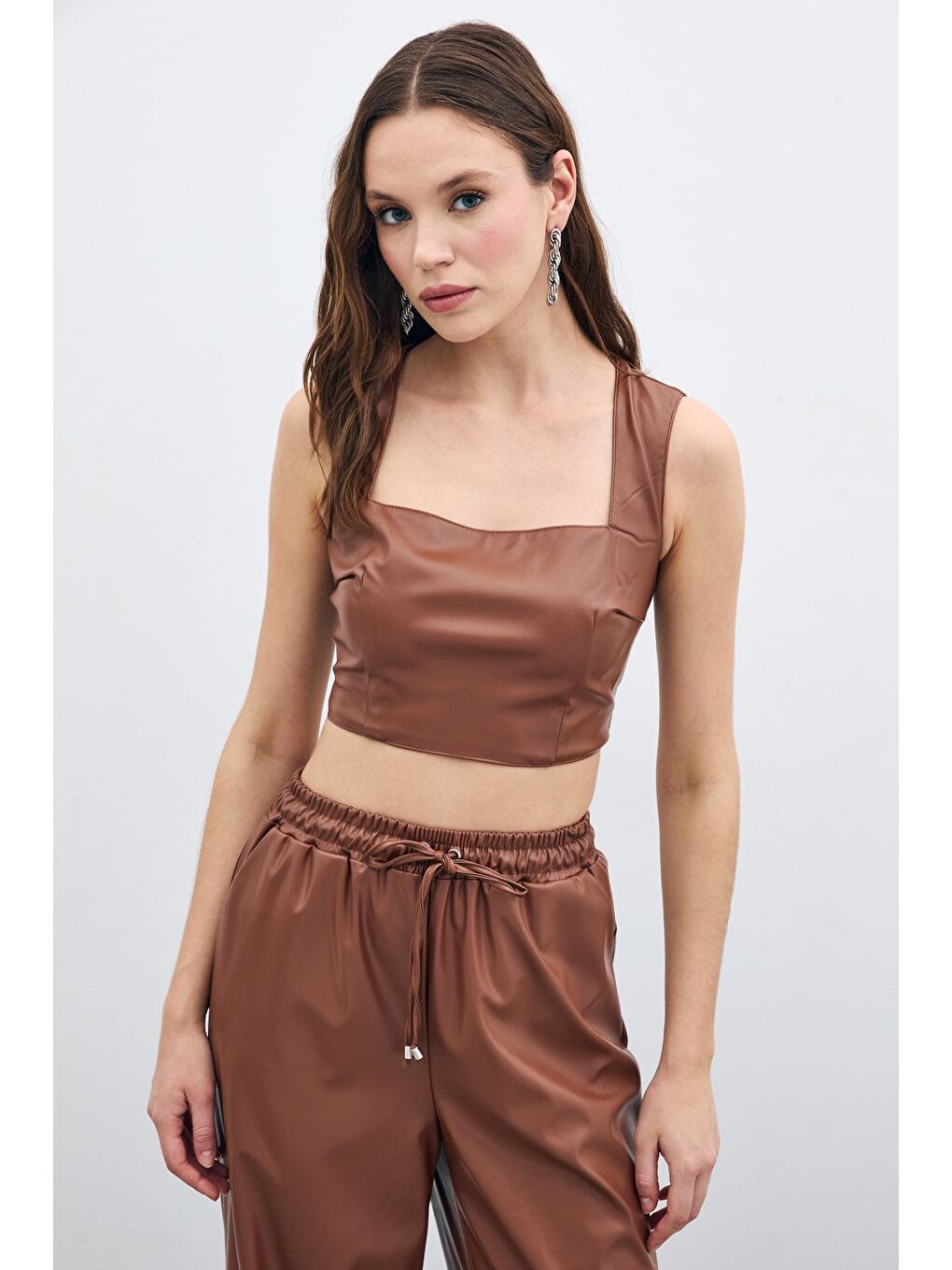 Kahverengi Kare Yaka Deri Crop - Kahve-1