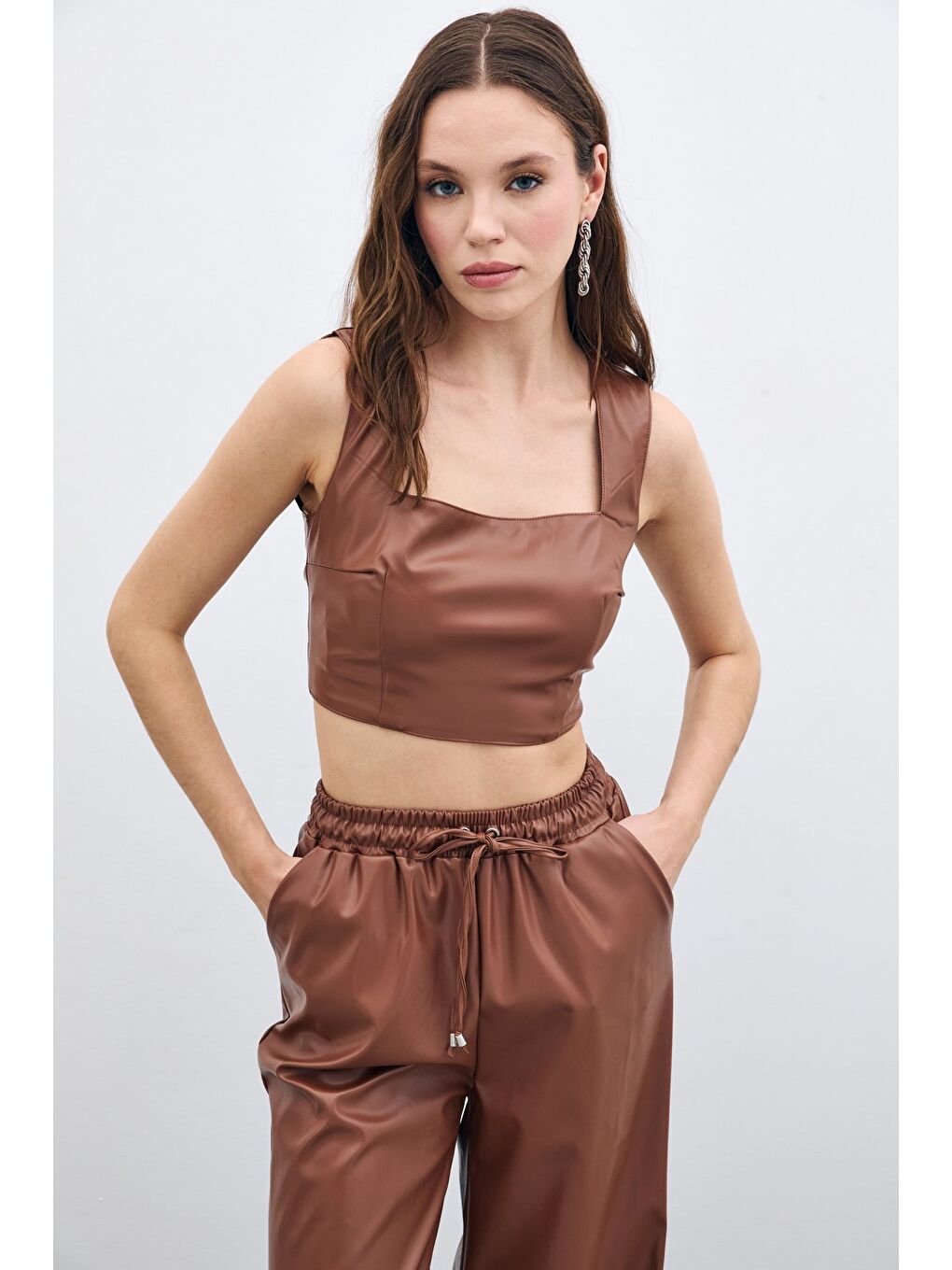 Kahverengi Kare Yaka Deri Crop - Kahve-2