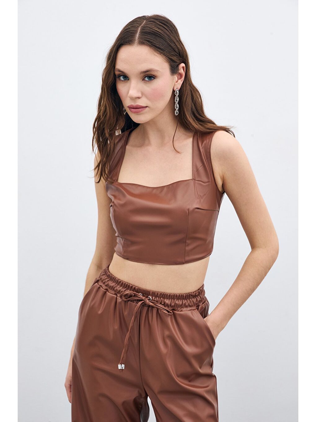 Kahverengi Kare Yaka Deri Crop - Kahve-3
