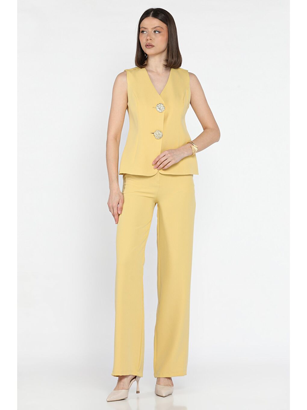 Sarı Düğme Detaylı Yelek Pantolon İkili Takım