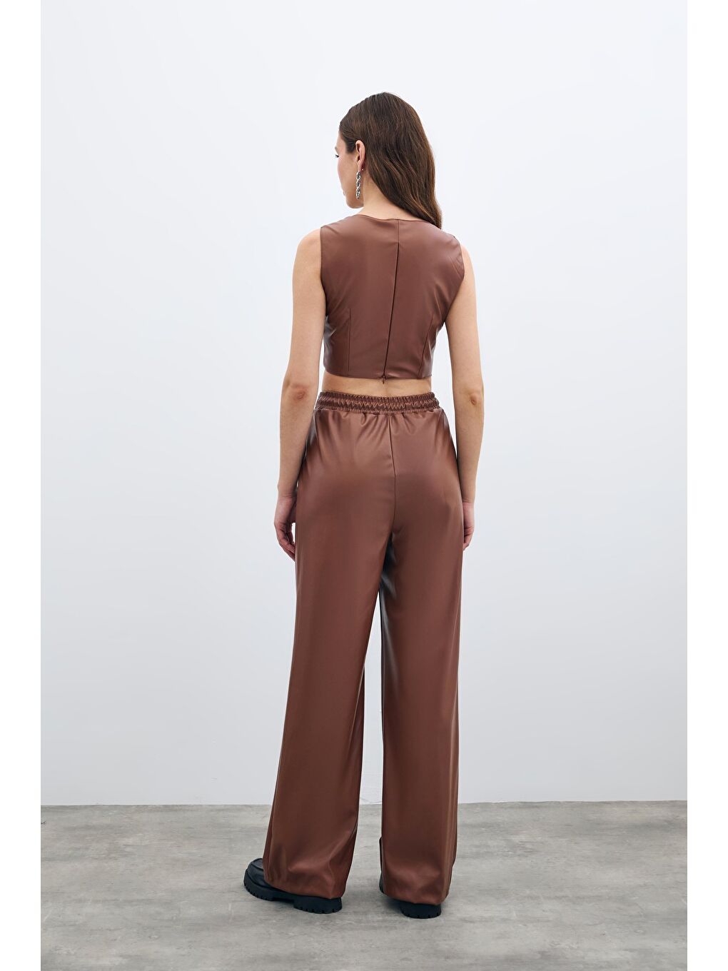 Kahverengi Kare Yaka Deri Crop - Kahve-5